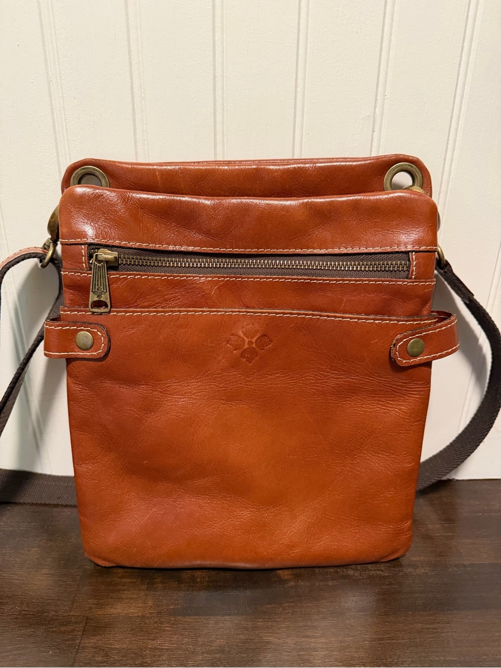 Patrica Nash leather crossbody bag. Leather and canvas strap. Brown leather